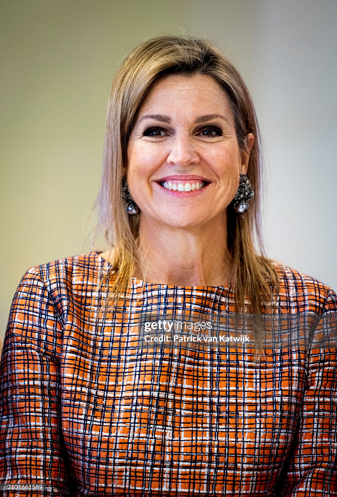 queen-maxima-of-the-netherlands-visits-mindus-project-in-amsterdam.jpg?s=2048x2048&w=gi&k=20&c=6msrMT79AXX_NWC8xpMr4DjoEabeZL2lqONzHFE6hmM=
