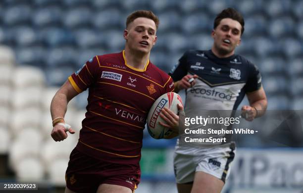 Huddersfield Giants' Sam Halsall runs the length of the pitch to score his third and his sides sixth try during the Betfred Challenge Cup Round 6...