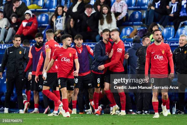 Matija Nastasic of RCD Mallorca celebrates scoring his team's first goal during the LaLiga EA Sports match between Deportivo Alaves and RCD Mallorca...