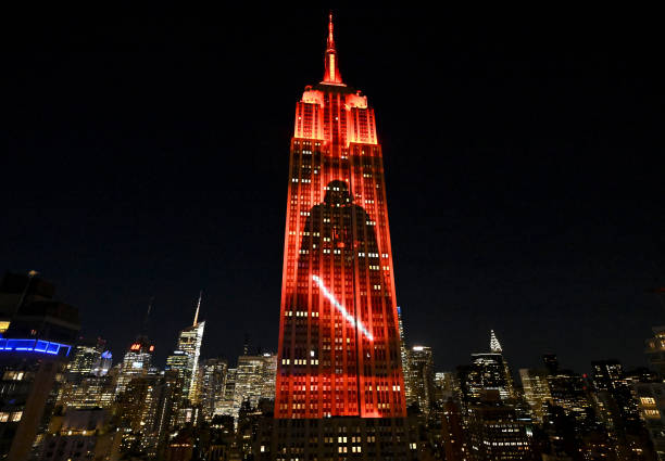 NY: Star Wars “March To May The 4th” Kicks Off In New York City, Delights Fans With New Products And A Stunning Dynamic Light Show