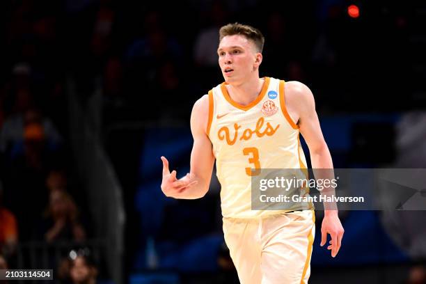 Dalton Knecht of the Tennessee Volunteers reacts in the first half during the first round of the NCAA Men's Basketball Tournament against the Saint...