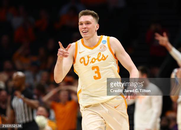 Dalton Knecht of the Tennessee Volunteers reacts during the second half against the Saint Peter's Peacocks in the first round of the NCAA Men's...