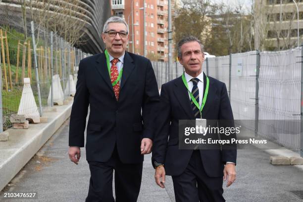 The president of Federacion Española de Comerciantes de Electrodomesticos , Diego Gimenez , and the secretary general of FECE, Alfredo Gosalvez ,...