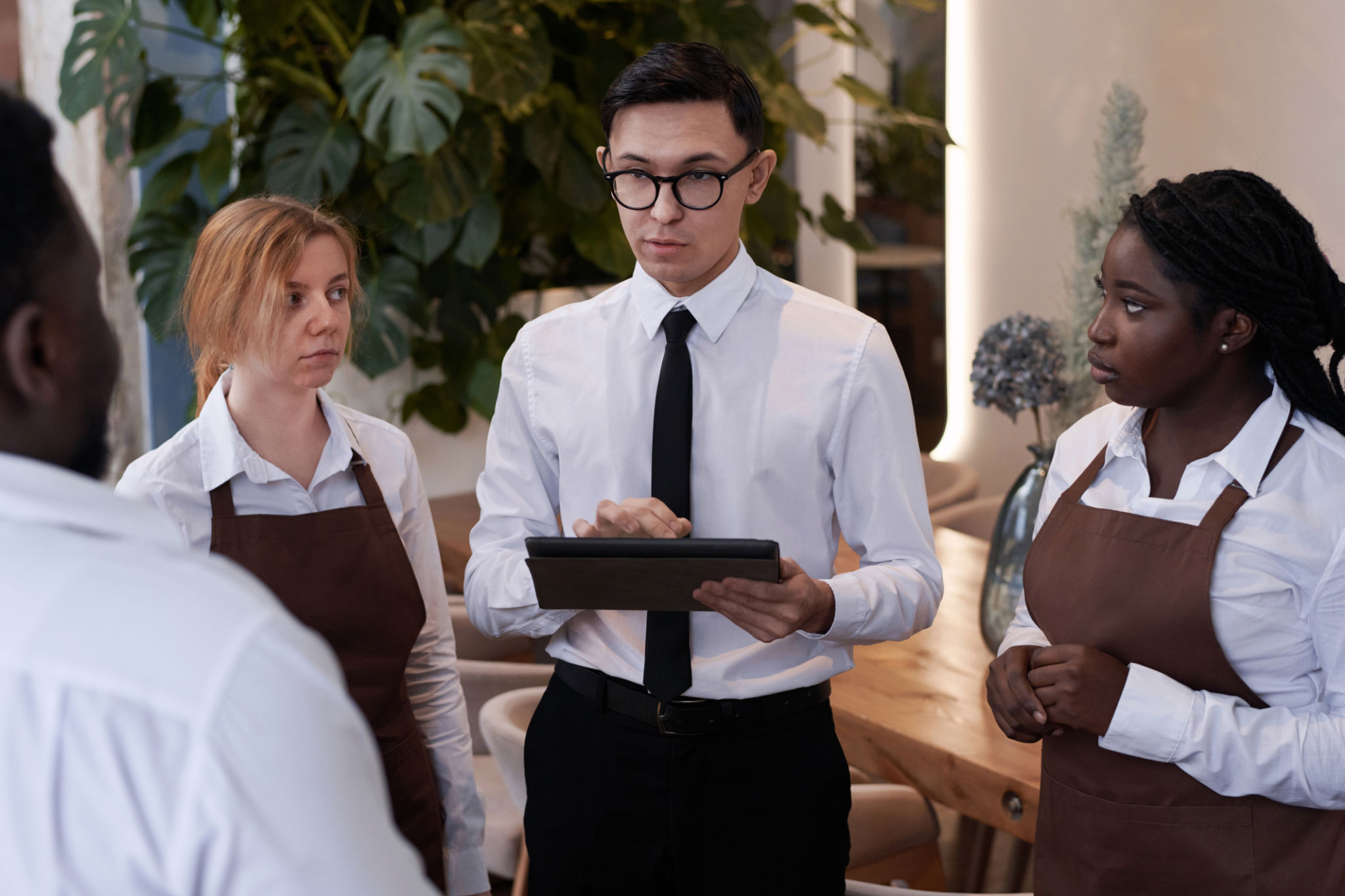 restaurant staff service