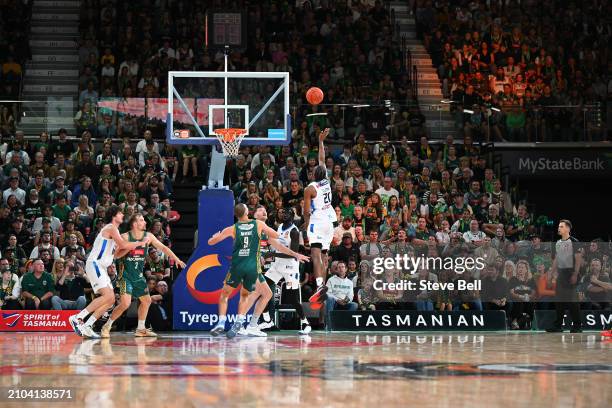 Ian Clark of United shoots during game two of the NBL Championship Grand Final Series between Tasmania Jackjumpers and Melbourne United at MyState...