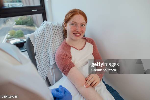 patient smiling after procedure - emotional series stock pictures, royalty-free photos & images