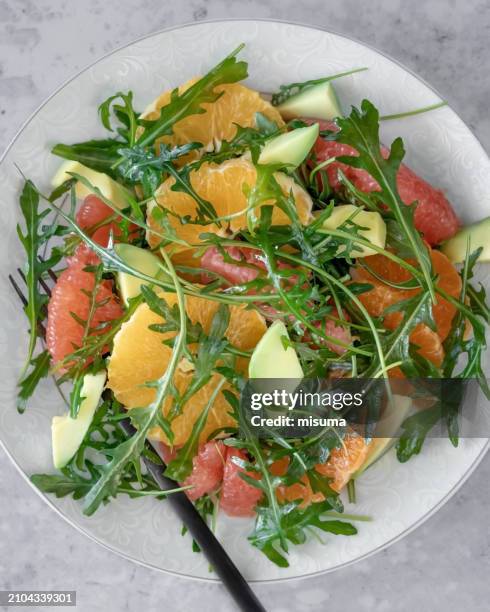 speisen und getränke - rucola stock-fotos und bilder