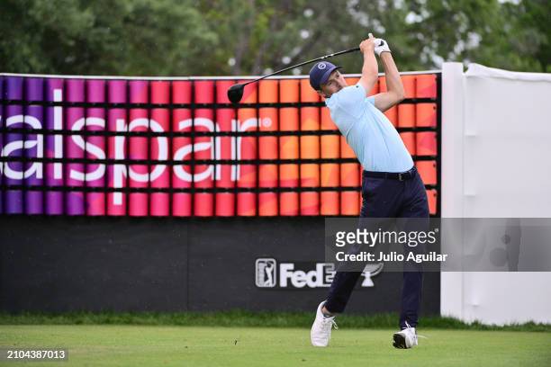 Jordan Spieth of the United States plays his shot from the 18th tee during the second round of the Valspar Championship at Copperhead Course at...