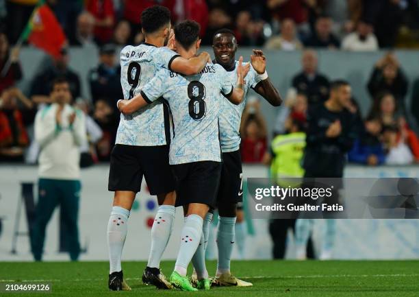 Bruma of Portugal celebrates with teammates after scoring a goal during the International Friendly match between Portugal and Sweden at Estadio D....