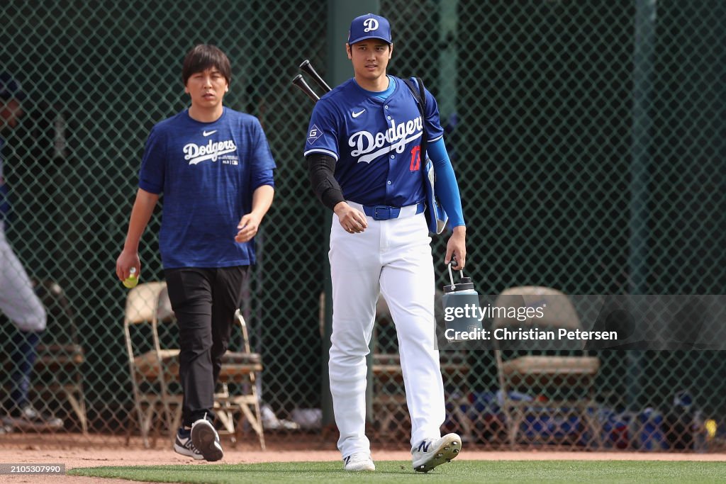 Chicago White Sox v Los Angeles Dodgers