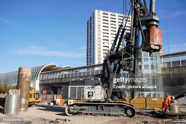 March 2024, Rhineland-Palatinate, Ludwigshafen: A special construction vehicle is parked at the Hochstraße Süd, which is undergoing renovation....