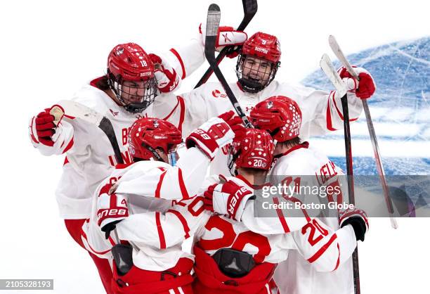 7,024 Maine Hockey Stock Photos, High-Res Pictures, and Images - Getty ...