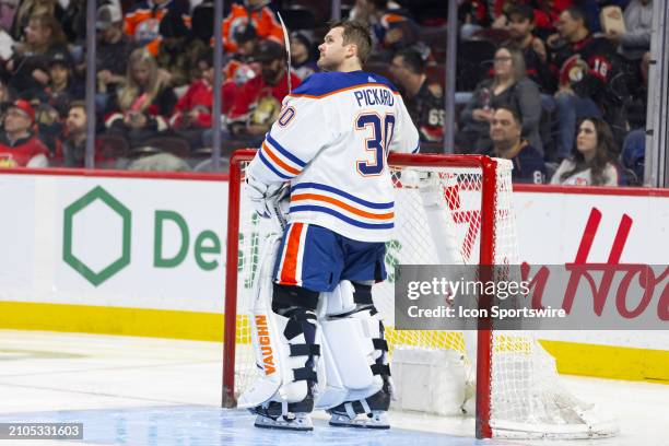 Edmonton Oilers Goalie Calvin Pickard with mask up before a face-off during third period National Hockey League action between the Edmonton Oilers...