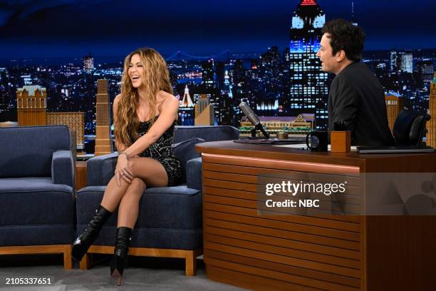 71 Shakira Jimmy Fallon Photos & High Res Pictures - Getty Images