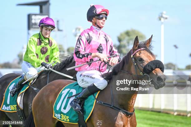 Neil Roderick 184 Neil Roderick Stock Photos, High-Res Pictures, and Images - Getty ...
