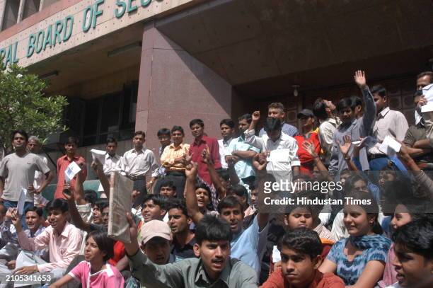 Students shouting slogans against CBSE Board in front of gate of CBSE at Preet Vihar after PMT paper leak on April 11, 2004 in New Delhi, India.
