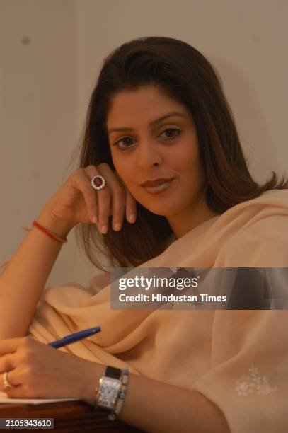 Api Nagma Actress Nagma 60 Photos - Moonagedaydream.film