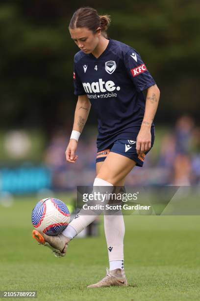 Sara D'Appolonia of the Victory juggles the ball prior to play during the A-League Women round 21 match between Newcastle Jets and Melbourne Victory...