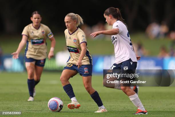 Elizabeth Copus-Brown of the Jets with the ball during the A-League Women round 21 match between Newcastle Jets and Melbourne Victory at No. 2 Sports...