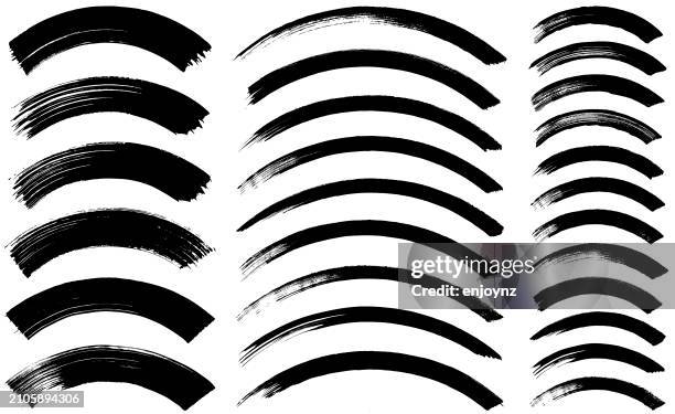 ilustraciones, imágenes clip art, dibujos animados e iconos de stock de vector de texturas y patrones de pincel curvo - encorvado