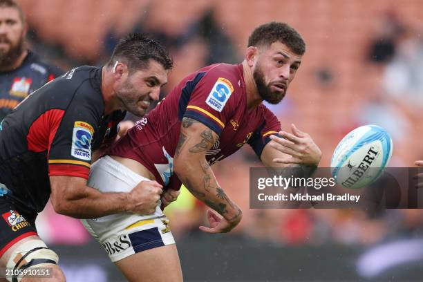 Jacob Ratumaitavuki-Kneepkens of the Highlanders passes the ball during the round five Super Rugby Pacific match between Chiefs and Highlanders at...