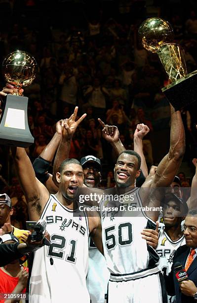 David Robinson, Tim Duncan, Tony Parker LIMITED STOCK 2003 NBA Champions San Antonio Spurs 8X10 Photo