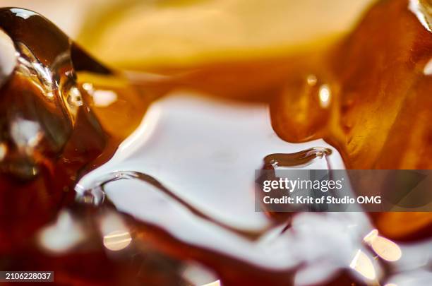 close-up view of the ice liquor, refreshments with cold drinks - rum foto e immagini stock