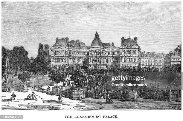 old engraved illustration of the luxembourg palace, paris, france - royal residence of the regent marie de' medici, mother of king louis xiii - old national centre stock pictures, royalty-free photos & images