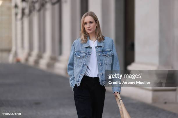 Marlies Pia Pfeifhofer seen wearing gold necklace and earrings, The Frankie Shop white cotton basic t-shirt, Agolde light blue denim short jeans...