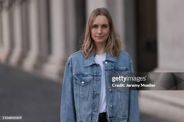 Marlies Pia Pfeifhofer seen wearing gold necklace and earrings, The Frankie Shop white cotton basic t-shirt, Agolde light blue denim short jeans...