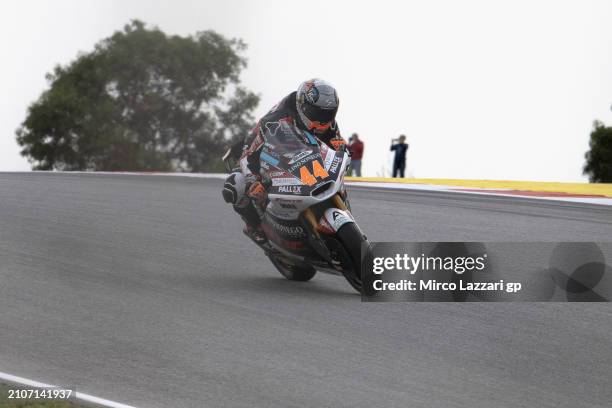 Aron Canet of Spain and Fantic Racing rounds the bend during the MotoGP Of Portugal - Qualifying at Autodromo do Algarve on March 23, 2024 in Lagoa,...