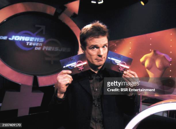 Dutch presenter Peter Jan Rens, on the set of Dutch TV show DE JONGENS TEGEN DE MEISJES