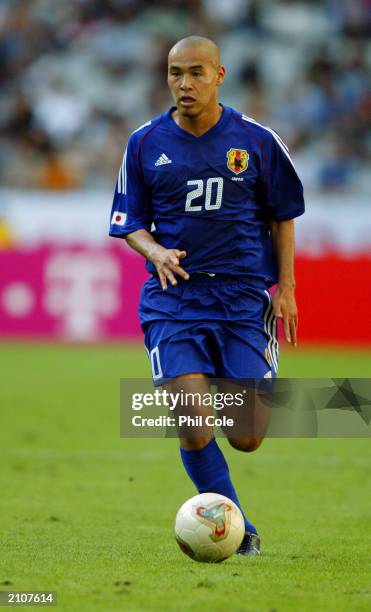 Naohiro Takahara of Japan runs with the ball during the FIFA Confederations Cup Group A match between New Zealand and Japan held on June 18, 2003 at...