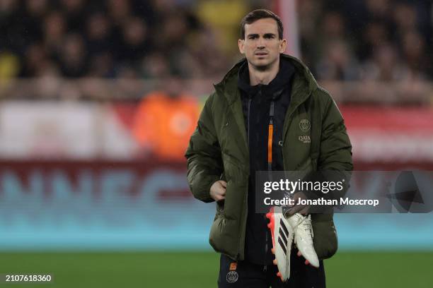 Fabian Ruiz of PSG makes his way to the bench prior to kick off in the Ligue 1 Uber Eats match between AS Monaco and Paris Saint-Germain at Stade...