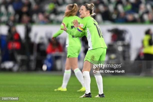 Svenja Huth of VfL Wolfsburg reacts during the Google Pixel Women's Bundesliga match between VfL Wolfsburg and FC Bayern München at Volkswagen Arena...