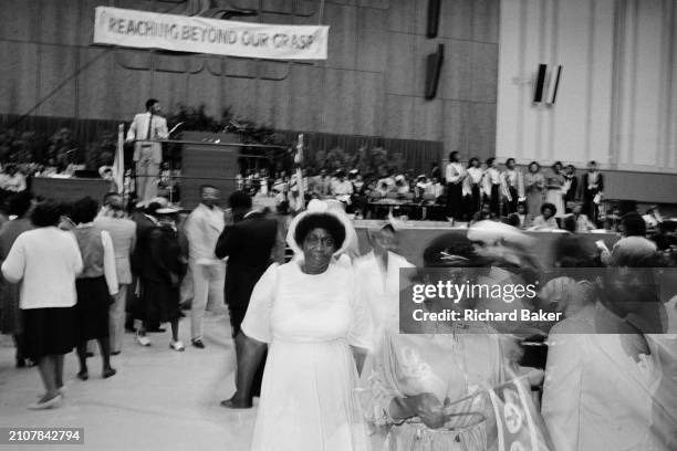 Christians from the Church of God of Prophecy's daytrip to Brighton, on 30th June 1985.