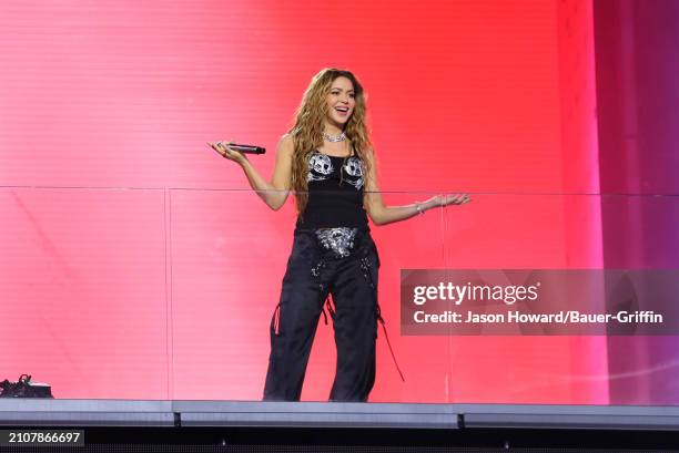 1,224 Shakira In Concert New York City Stock Photos, High-Res Pictures