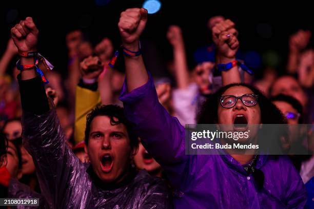 Fans of Thirty Seconds to Mars cheer during day two of Lollapalooza Brazil at Autodromo de Interlagos on March 23, 2024 in Sao Paulo, Brazil.