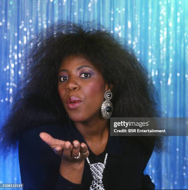 Jaki Rigg 102 Jaki Graham Stock Photos, High-Res Pictures, and Images - Getty Images