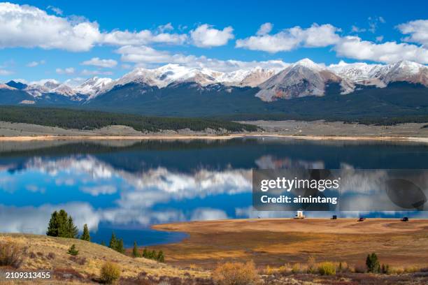 pristine lake in colorado - colorado stock pictures, royalty-free photos & images