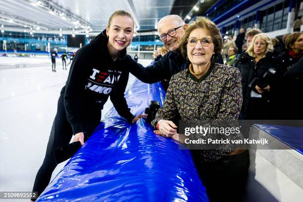 Princess Margriet of The Netherlands and her husband Pieter van Vollenhoven with Dutch Ice skater Joy Beune at the Hollandse 100 sport fundraiser...