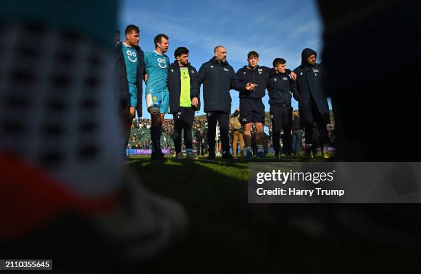 Alex Sanderson, Director of Rugby of Sale Sharks speaks to their side following the Gallagher Premiership Rugby match between Bath Rugby and Sale...