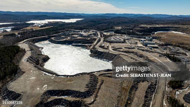 Graphite Minee 300 Graphite Mine Stock Photos, High-Res Pictures, and Images - Getty ...