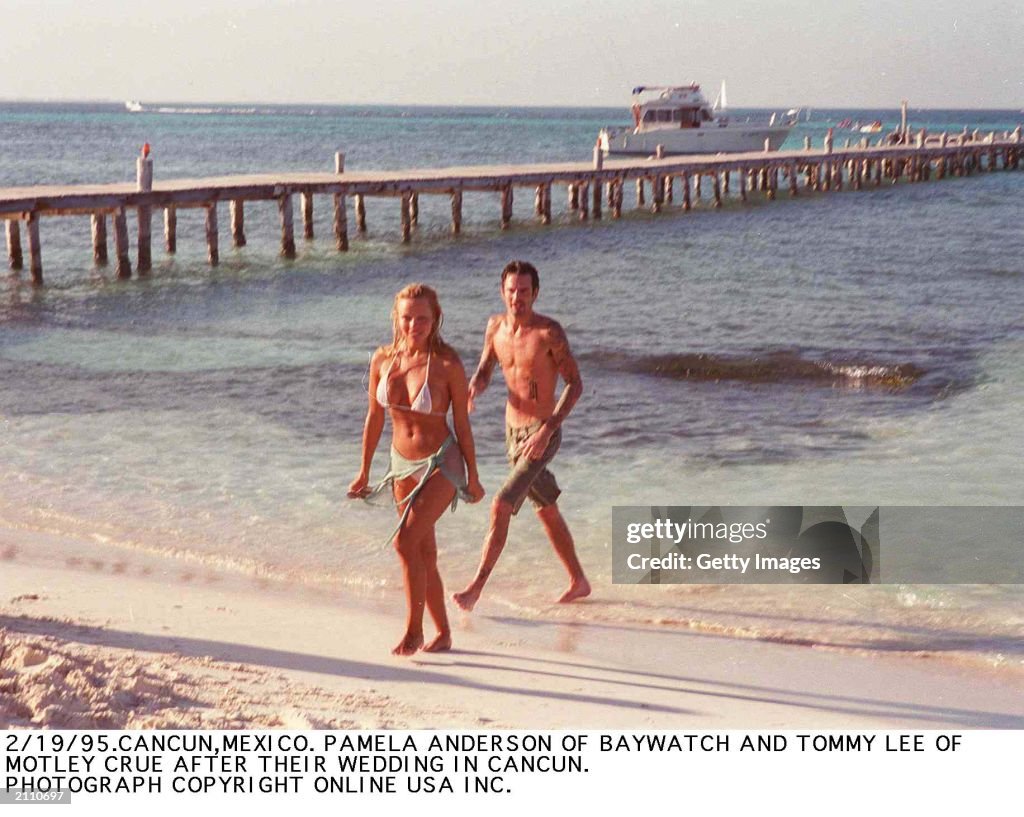 Pam Anderson & Tommy Lee on honeymoon
