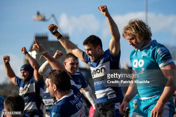 Will Muir and other Bath Rugby players celebrate a second half try from team-mate Tom Dunn during the Gallagher Premiership Rugby match between Bath...