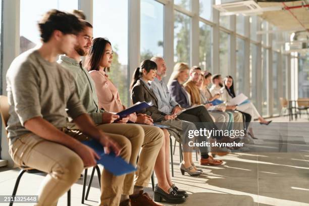waiting for a job interview! - werkloos stockfoto's en -beelden