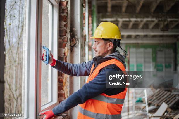improving the energy efficiency of the apartment, replacing the carpentry - replacement windows stock pictures, royalty-free photos & images