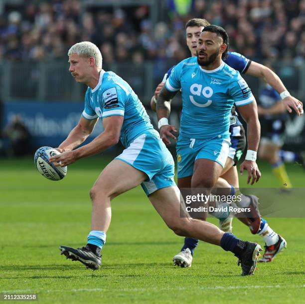 Rob du Preez of Sale Sharks passes the ball during the Gallagher Premiership Rugby match between Bath Rugby and Sale Sharks at the Recreation Ground...