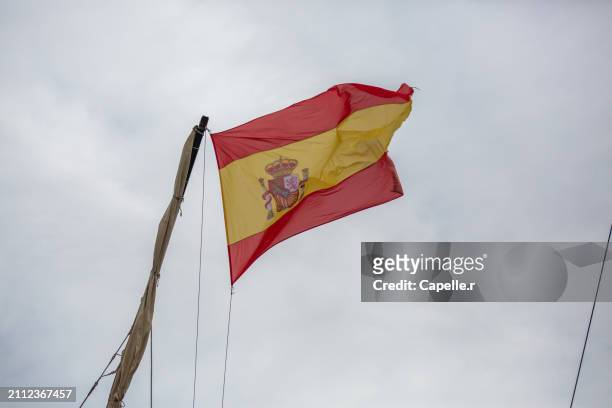 drapeau espagnol - drapeau espagnol stock pictures, royalty-free photos & images