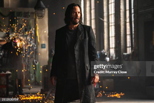 Keanu Reeves Setting 18,082 Keanu Reeves Photos & High Res Pictures - Getty Images
